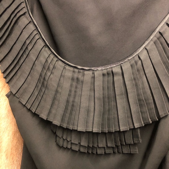 Cute Black Blouse. - Picture 3 of 6